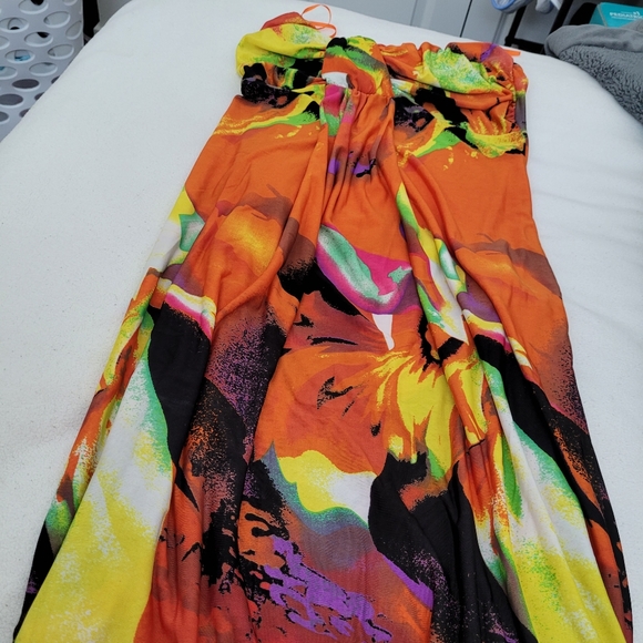 Summer dress - Picture 3 of 3